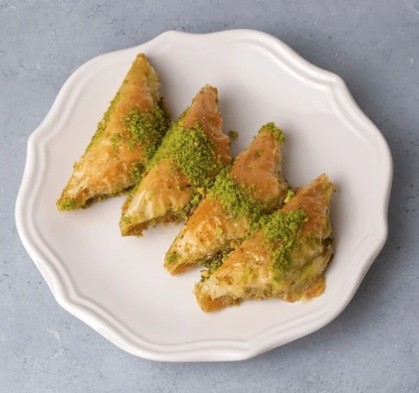 Taze Fırınlanmış 1000 Gr Fıstıklı Şöbiyet NiÄŸde pasta sipariÅŸi